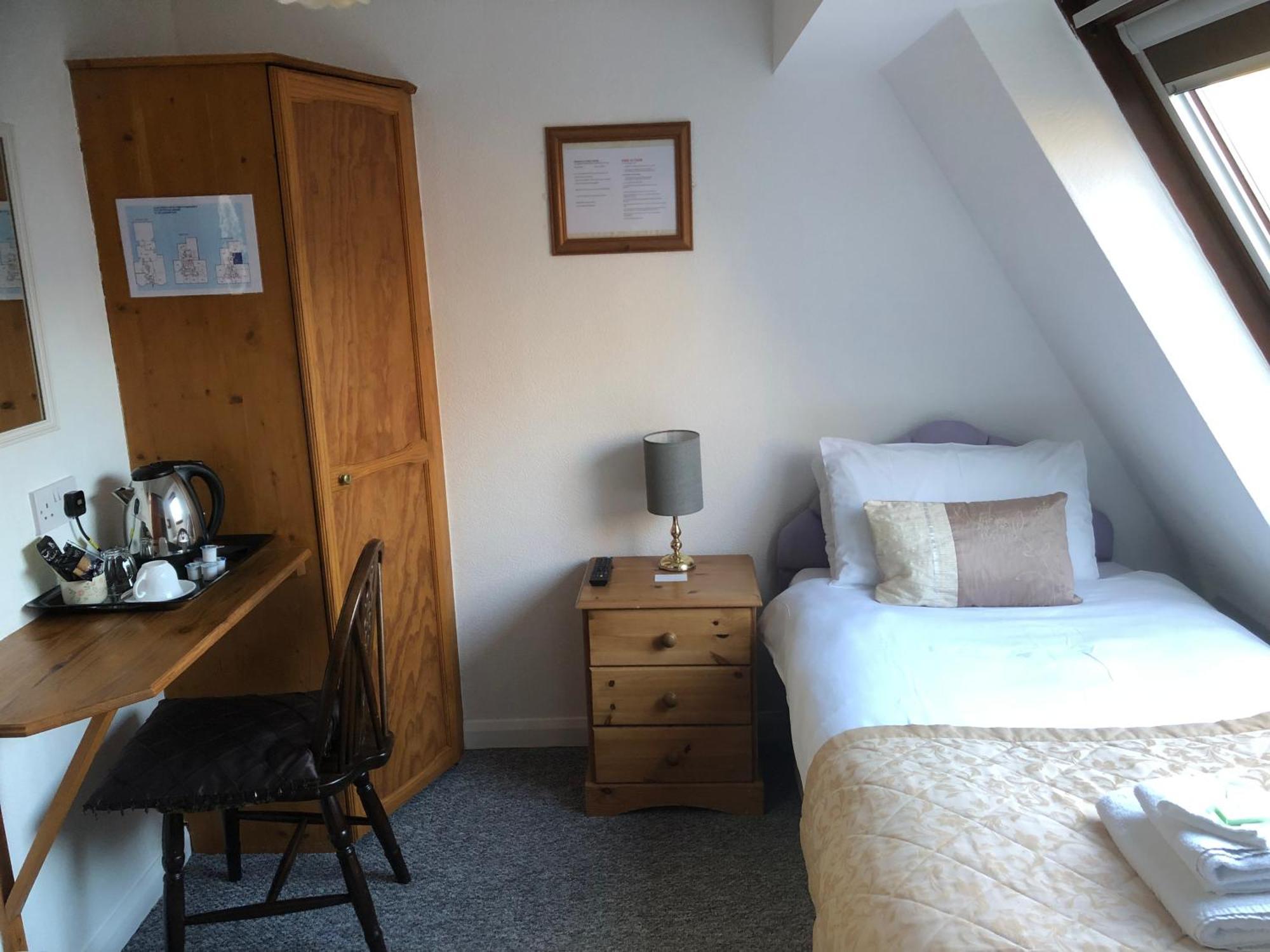 Fairways Guest House CBG Esterno foto