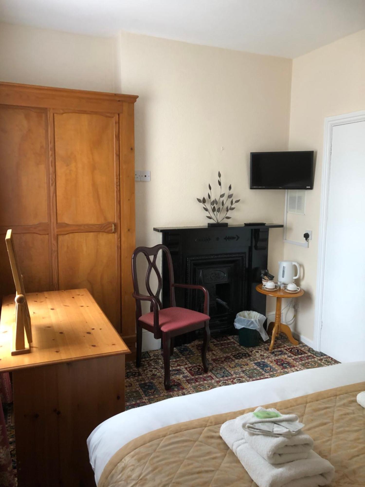 Fairways Guest House CBG Esterno foto