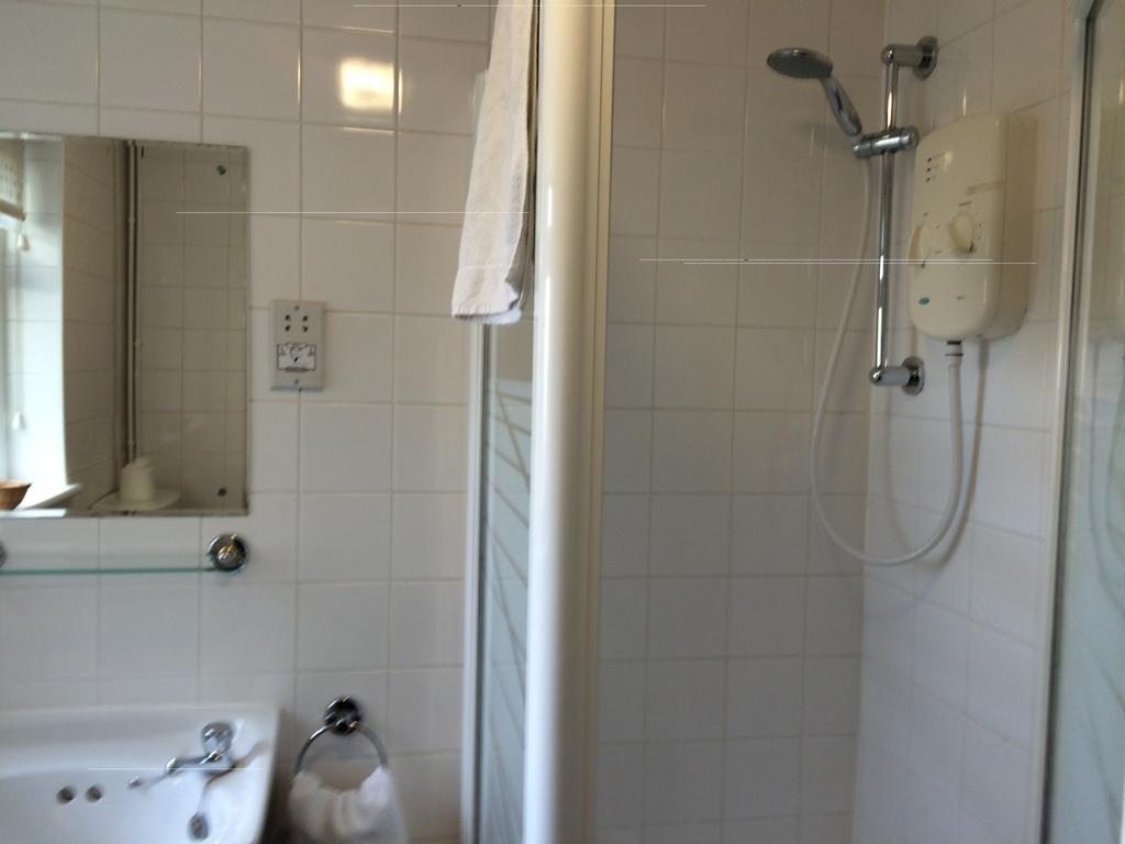 Fairways Guest House CBG Esterno foto