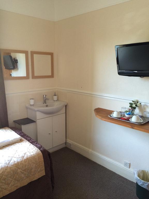 Fairways Guest House CBG Esterno foto