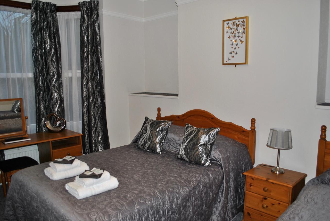 Fairways Guest House CBG Esterno foto
